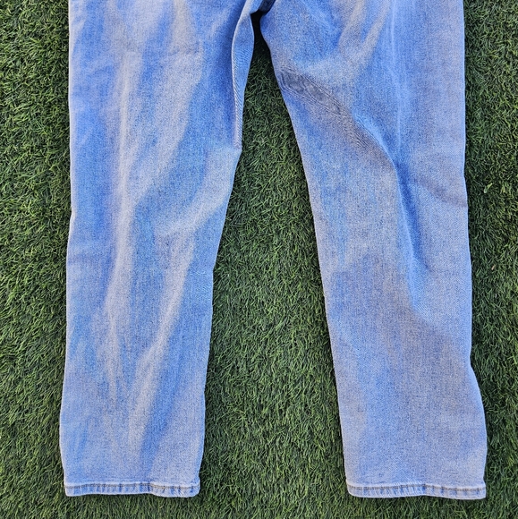 Pretty Little Thing 5 Pocket Skinny Denim Jeans Ripped Knees Womens Size US 22 - Picture 8 of 9